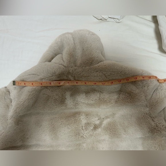 Jillian Harris x JoeFresh fur coat - Picture 7 of 9